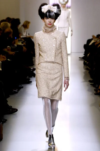Look 2